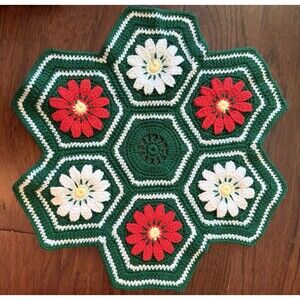 Hand Crocheted Christmas Table Centerpiece Runner Cloth Red Green White Dolly